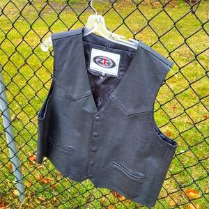 Men's leather biker vest!